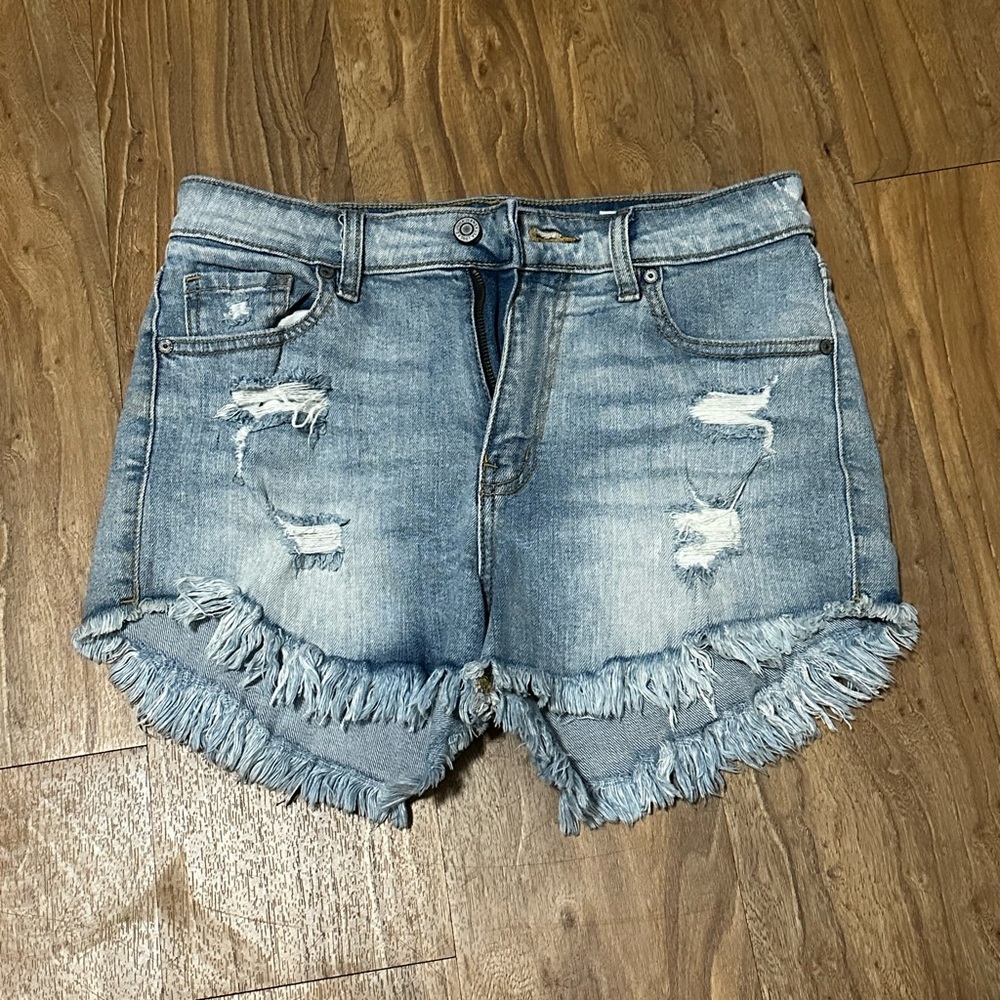 EUNINA
Lulu Super High Rise Cut Off Short